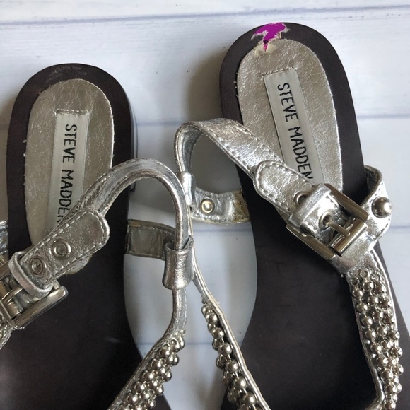Steve Madden Silver Studded Thong Sandals 8 - Picture 4 of 5